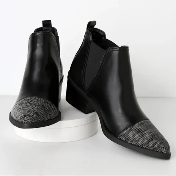 NWOT, Report Zerega Black Vegan Leather Ankle Booties - Picture 1 of 9